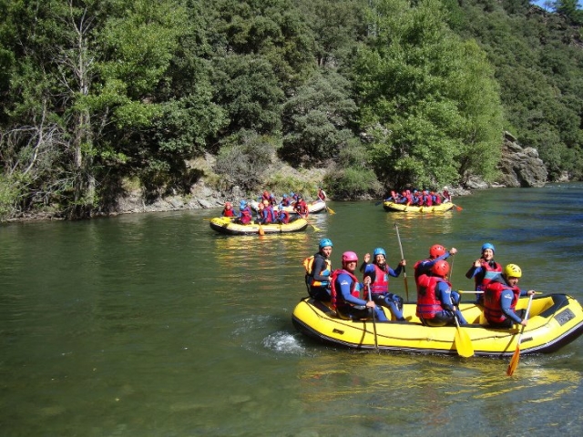 rafting con grupo de tres